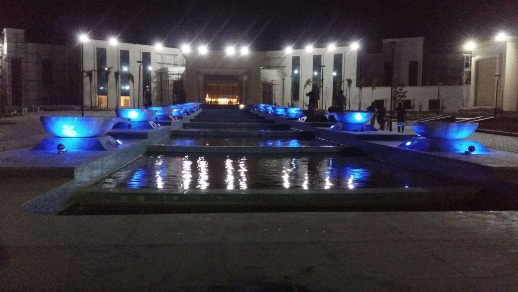 حمامات سباحه و نوافير