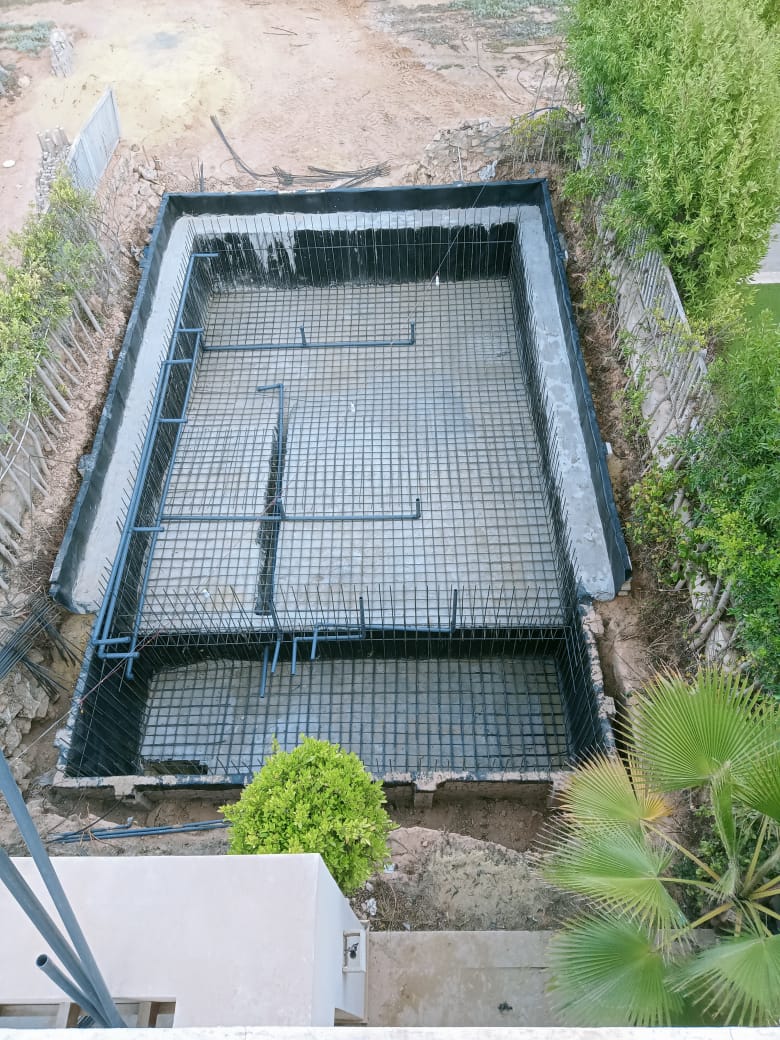 تنفيذ حمام سباحة بتشطيبات أنيقة